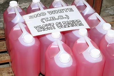 Yacht cleaner
